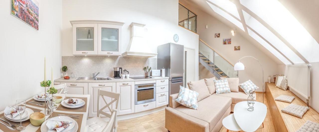 Modern Apartment Charvatova Prága Kültér fotó