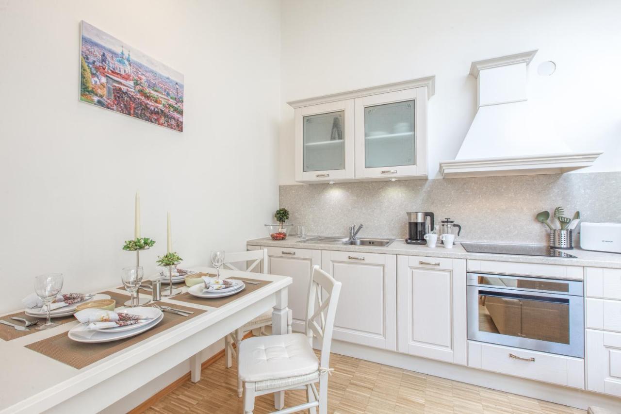 Modern Apartment Charvatova Prága Kültér fotó