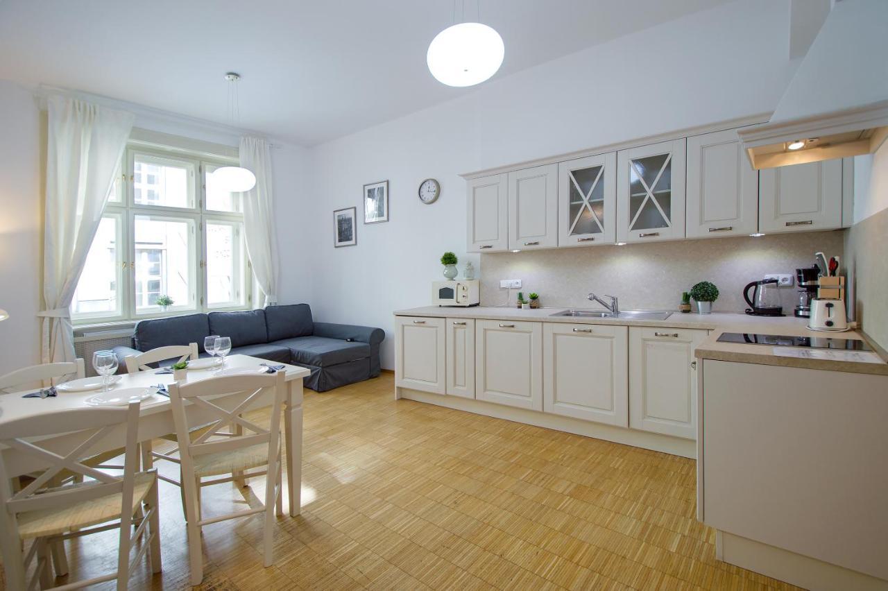 Modern Apartment Charvatova Prága Kültér fotó