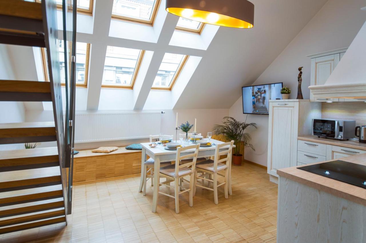 Modern Apartment Charvatova Prága Kültér fotó