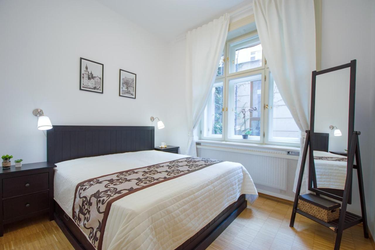 Modern Apartment Charvatova Prága Kültér fotó